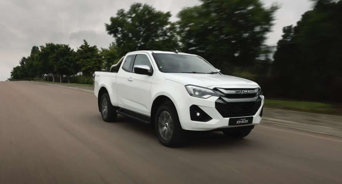 extended_cab_on_road_gallery